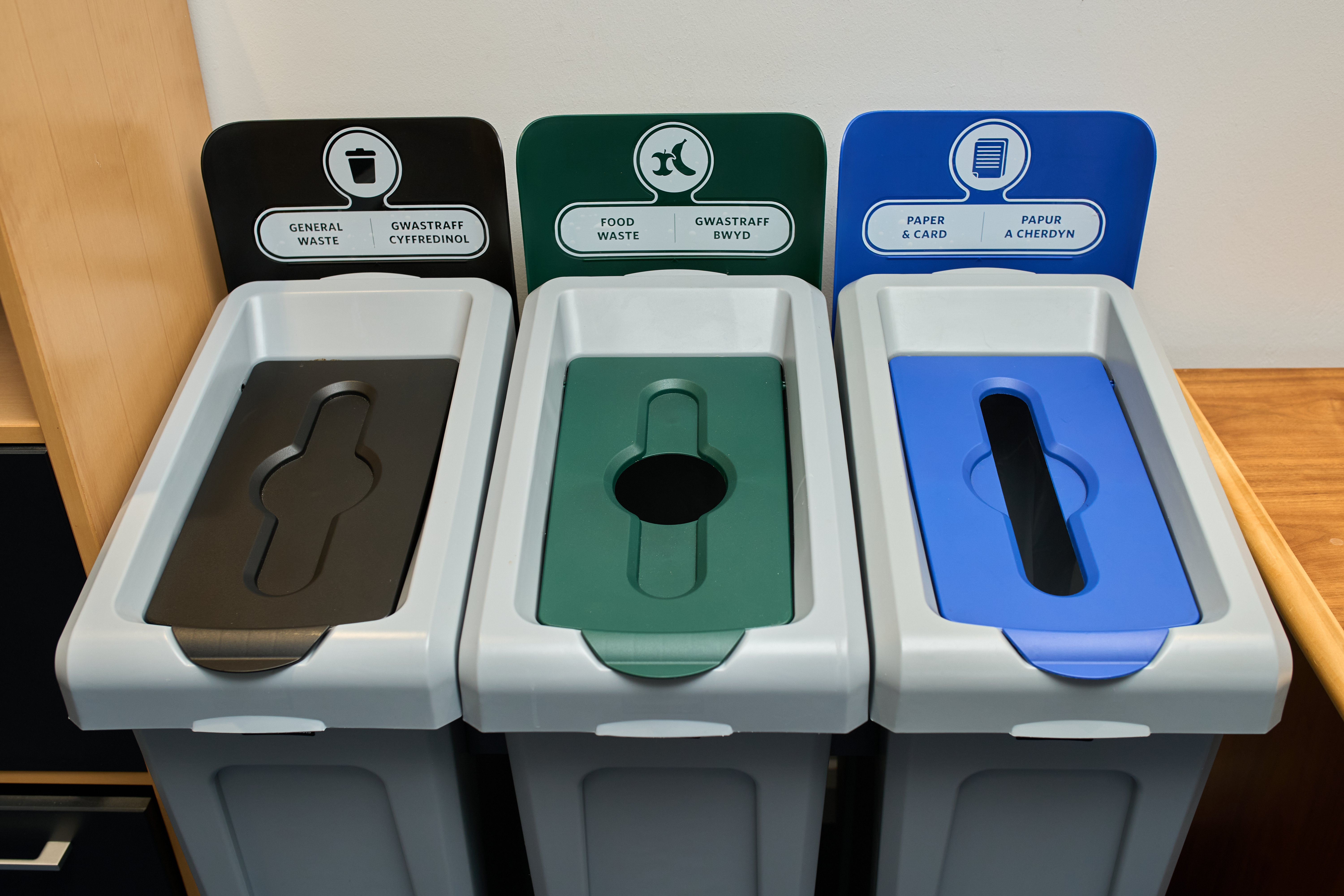 Slim Jim Recycling Station with English and Welsh labels