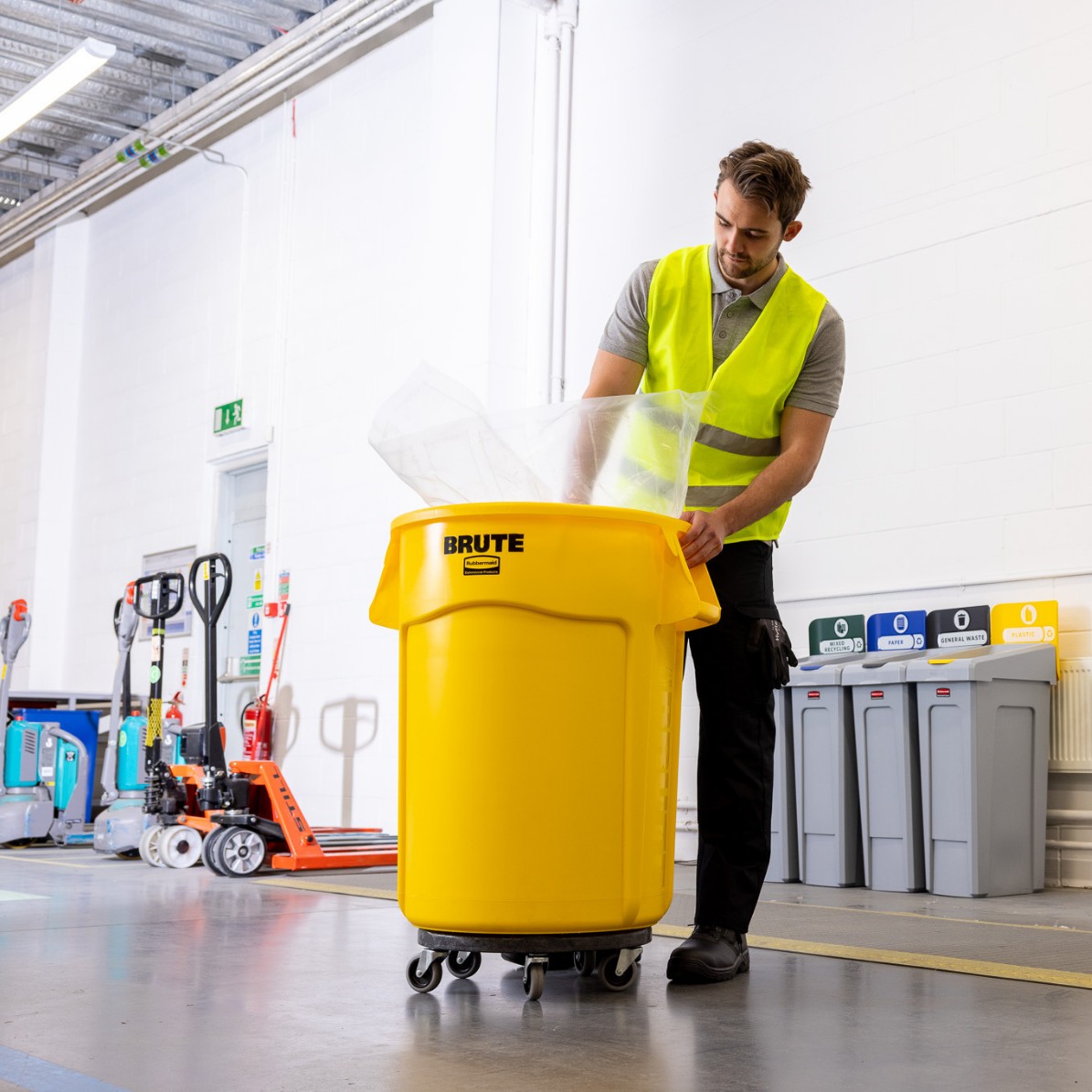 Brute bin in warehouse
